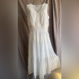 NWT ! Gorgeous Feminine White Sleeveless Dress Size Large